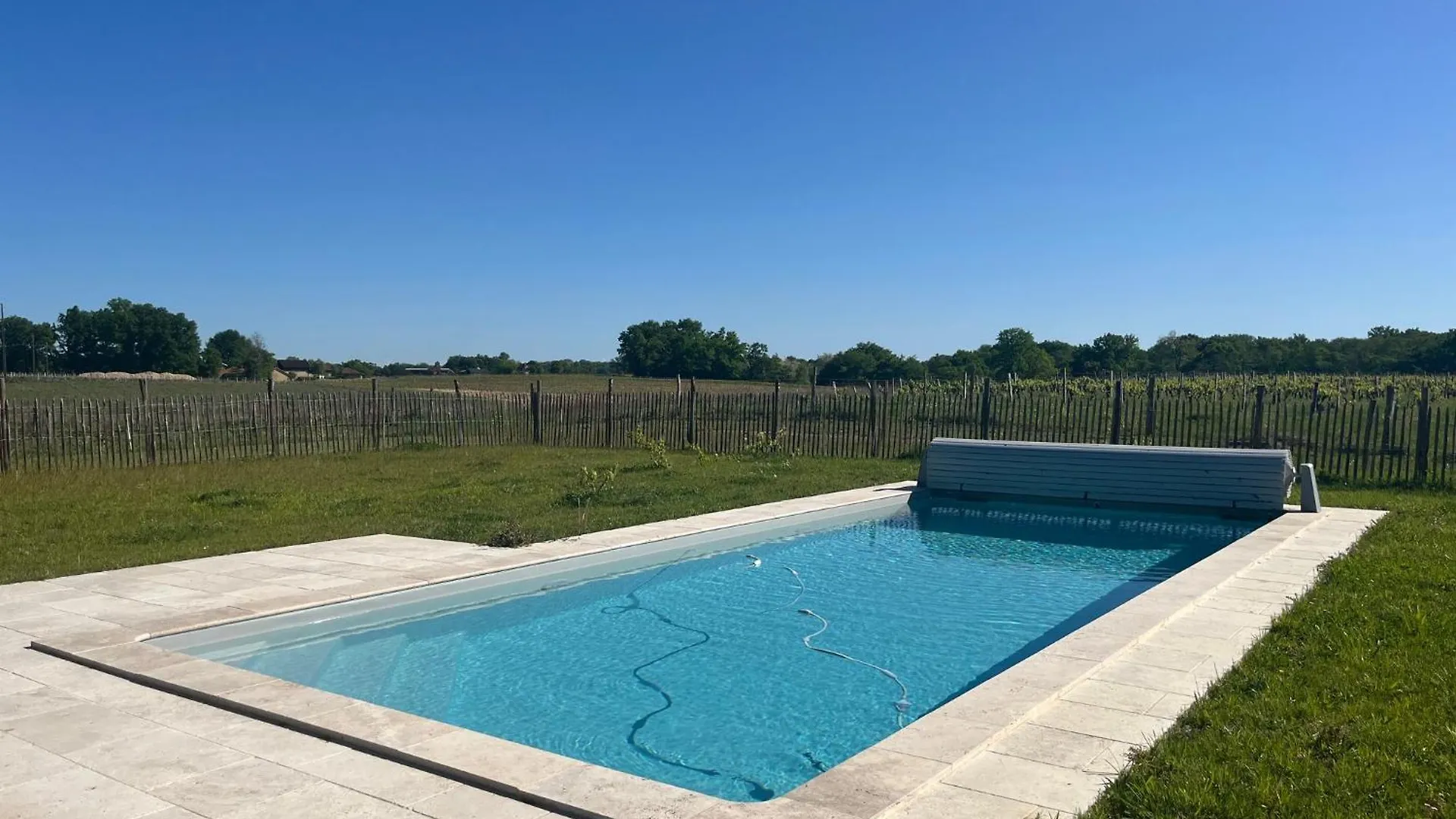 Charmante Petite Maison Avec Piscine Monguilhem 0*,